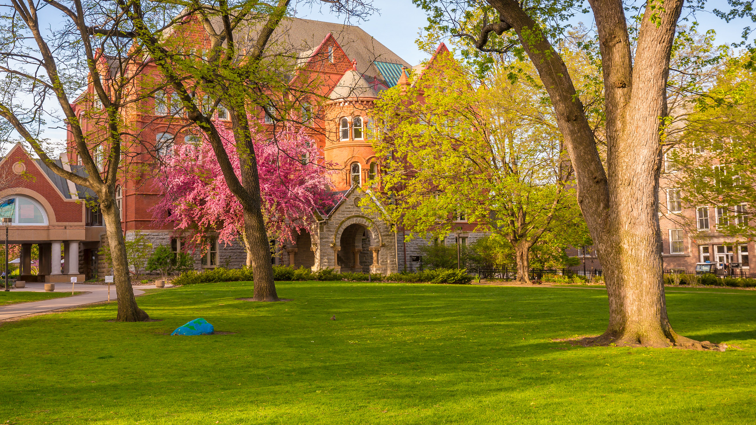 Macalester College Admissions & Aid